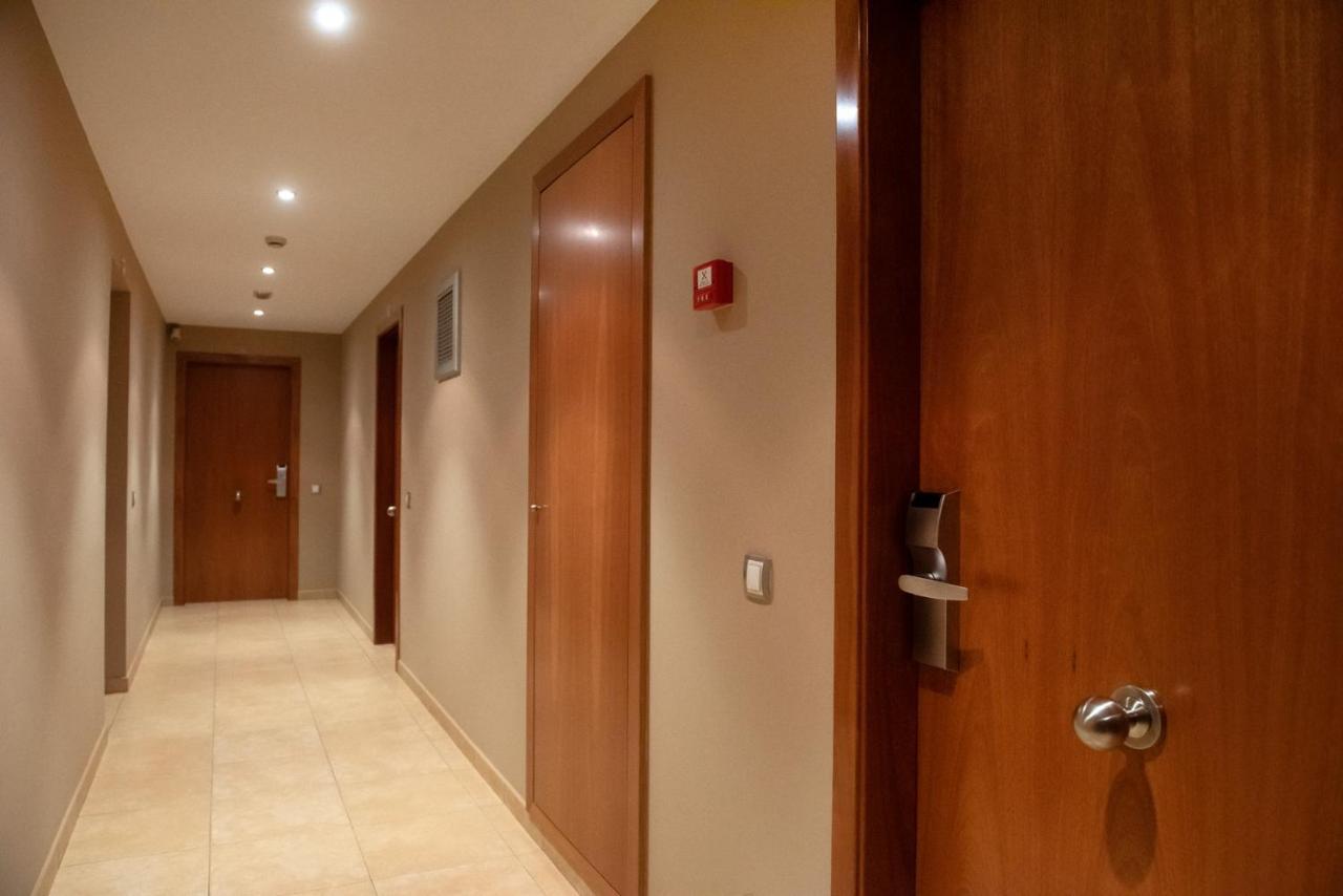 Aparthotel Iceberg Sant Julià de Lòria Zewnętrze zdjęcie